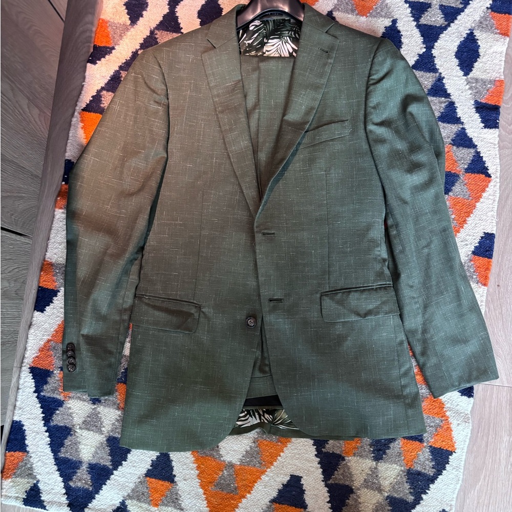 Sophisticated Green Men's Suit Jacket